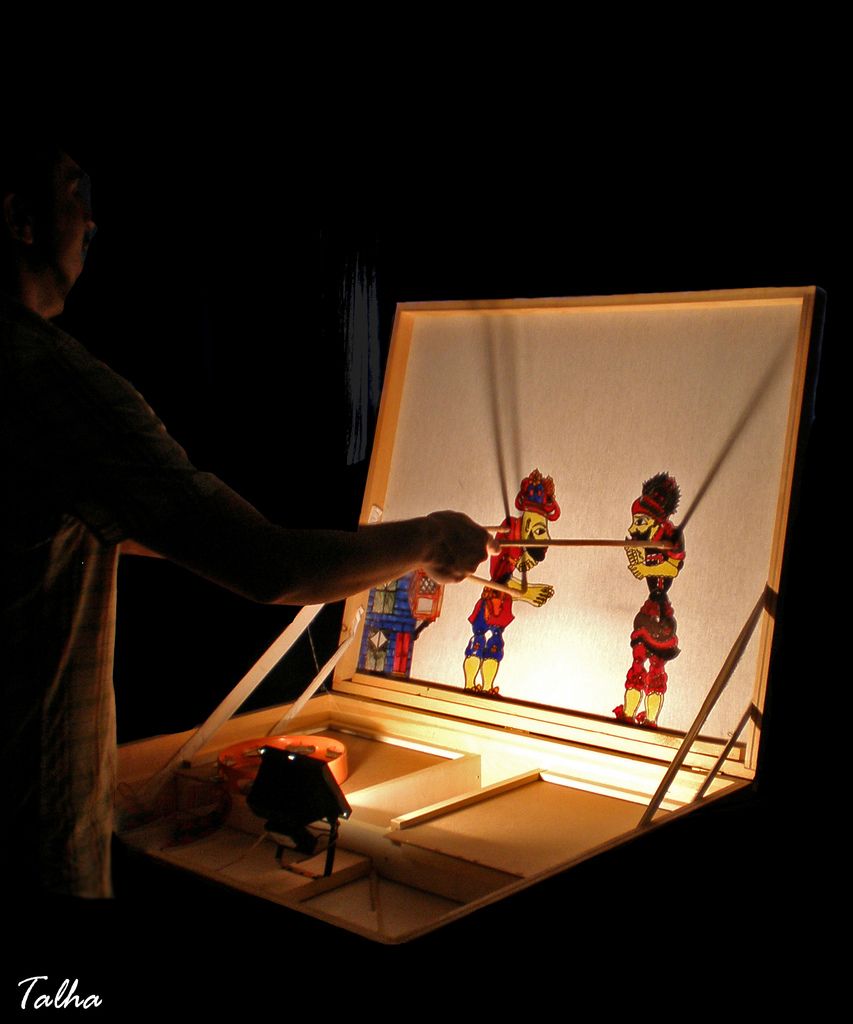 Karagöz ve Hacivat Gösterisi